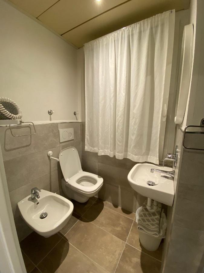 Hotel Silver Ріміні Екстер'єр фото