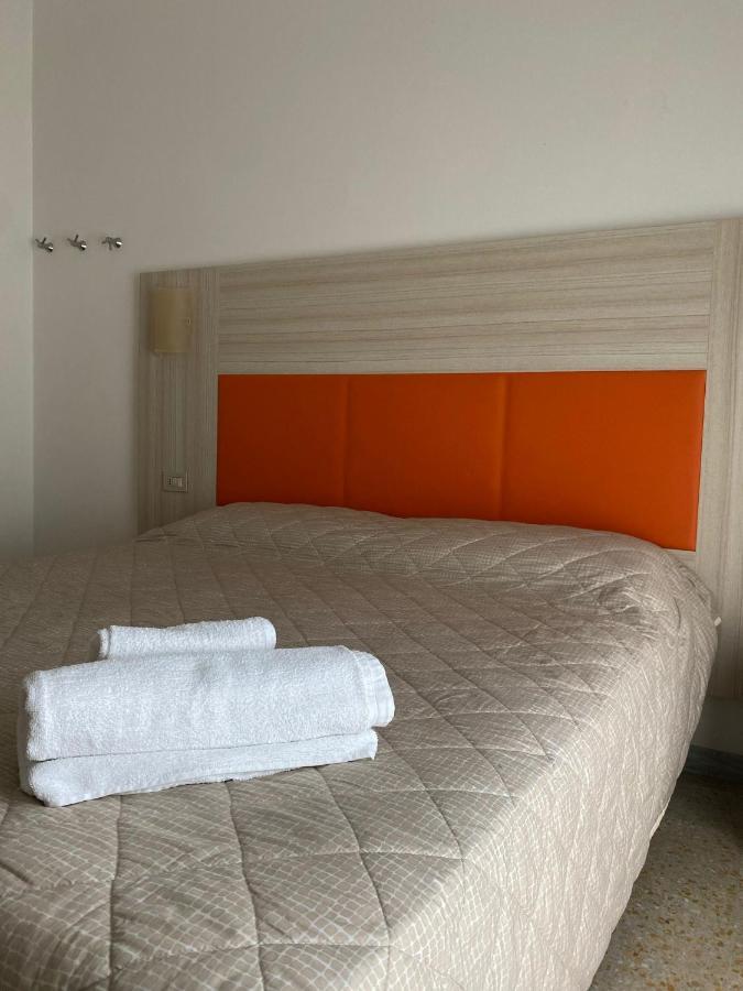 Hotel Silver Ріміні Екстер'єр фото